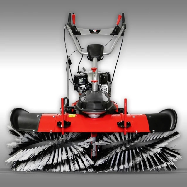 Silnik Briggs & Stratton 750EX Series w zamiatarce Jansen MKB-500